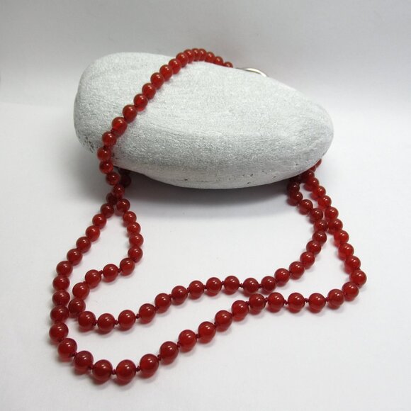 Hand knotted Carnelian bead necklace - Picture 7 of 11